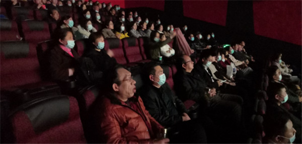淮南市中小企业发展促进中心观看反腐警示教育影片《第一大案》