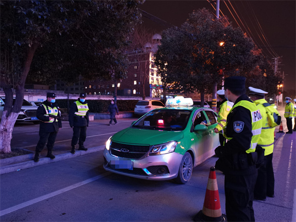 淮南交警超强“猎虎”进行中，酒驾查不停！