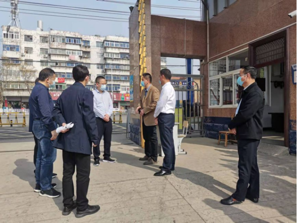 淮南市人民政府副市长王启超率队在淮南五中开展疫情防控督导工作