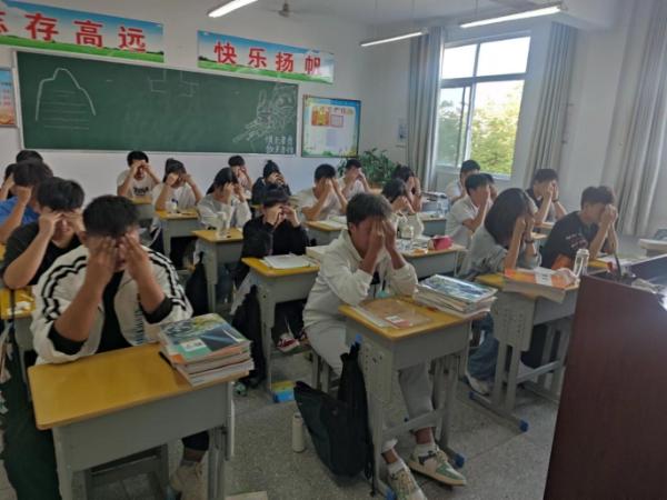 淮南十六中开展 “ 两操 ” 专项督导活动