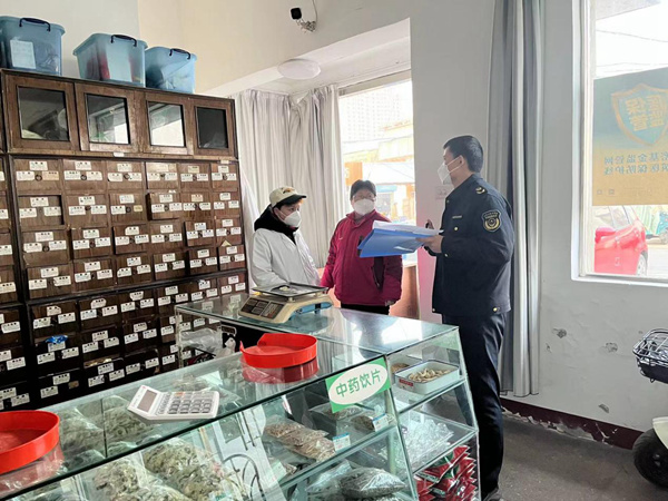 淮南大通区市场监管局查处药店哄抬价格行为