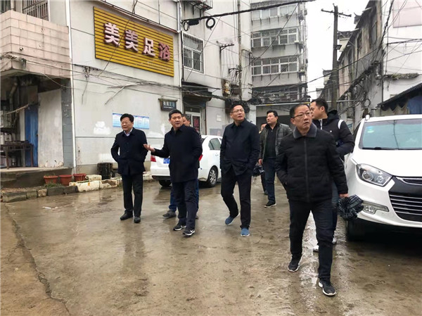 淮南市城乡建设局党组书记、局长徐辉调研城镇老旧小区改造工作