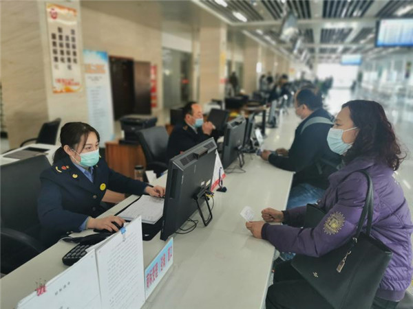 淮南：新春开工第一天，市市场监管局注册登记窗口凝心聚力优服务