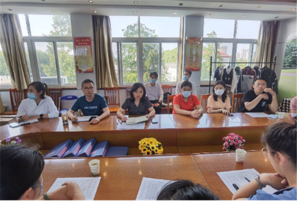 淮南市淮师附小洞山校区召开延时服务专题会议