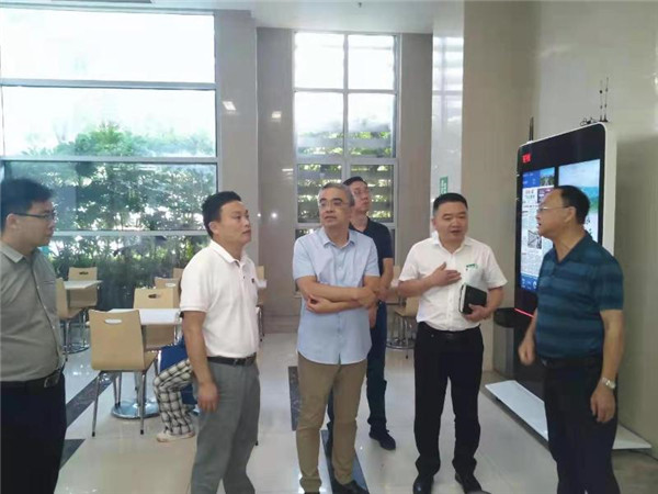 淮南市局党组成员、副局长吴俊平带队赴高新区、潘集区进行节前市场检查