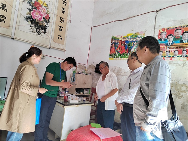 淮南市局赴县区指导人口变动抽样调查入户登记工作