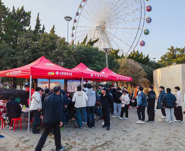 淮南福彩“出站销售”春节人气旺